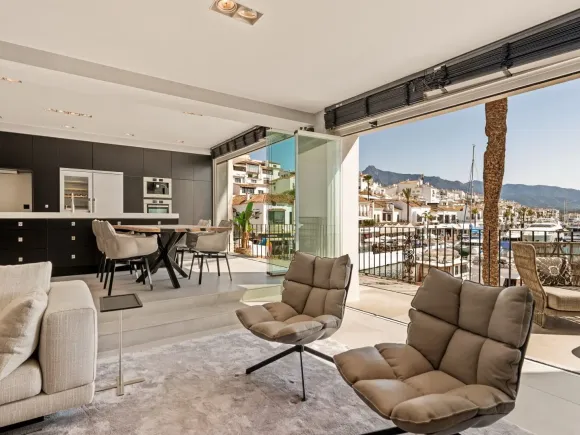 Luxury Renovated Frontline Apartment with Panoramic Views in Benabola, Puerto Banús