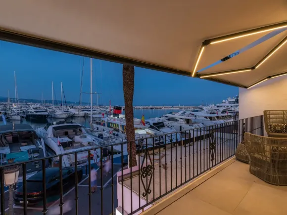 Luxury Renovated Frontline Apartment with Panoramic Views in Benabola, Puerto Banús