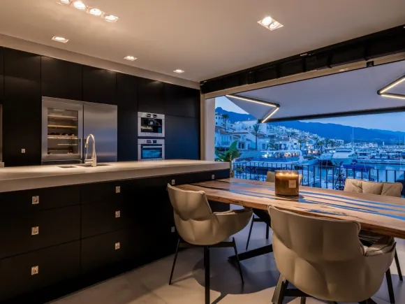 Luxury Renovated Frontline Apartment with Panoramic Views in Benabola, Puerto Banús