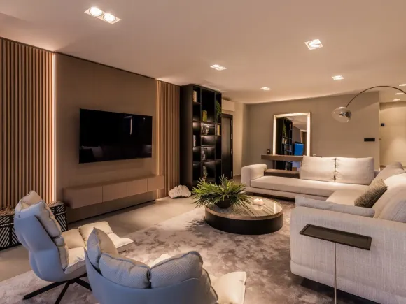 Luxury Renovated Frontline Apartment with Panoramic Views in Benabola, Puerto Banús