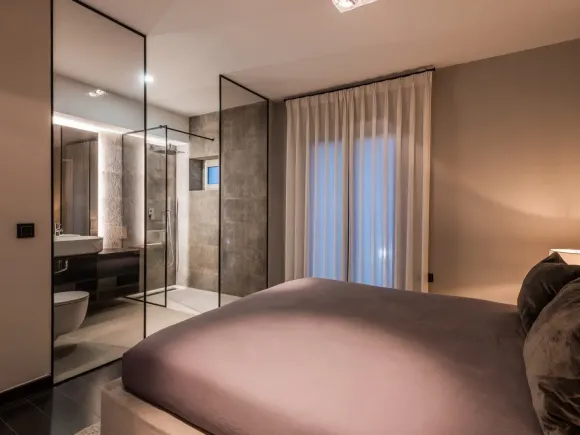 Luxury Renovated Frontline Apartment with Panoramic Views in Benabola, Puerto Banús