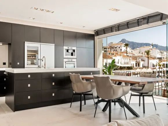 Luxury Renovated Frontline Apartment with Panoramic Views in Benabola, Puerto Banús