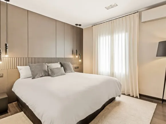 Luxury Renovated Frontline Apartment with Panoramic Views in Benabola, Puerto Banús