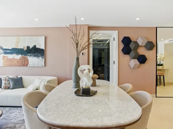 Luxury three bedroom, south west facing, first floor apartment in one of the most exclusive frontline beach communities Palm Beach, Los Monteros