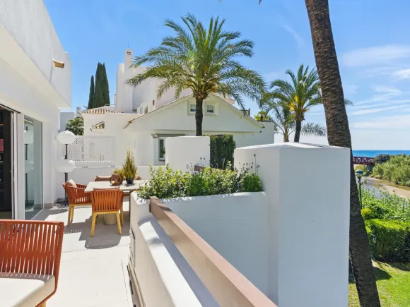 Luxury three bedroom, south west facing, first floor apartment in one of the most exclusive frontline beach communities Palm Beach, Los Monteros