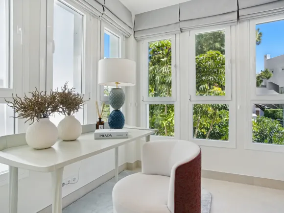 Luxury three bedroom, south west facing, first floor apartment in one of the most exclusive frontline beach communities Palm Beach, Los Monteros