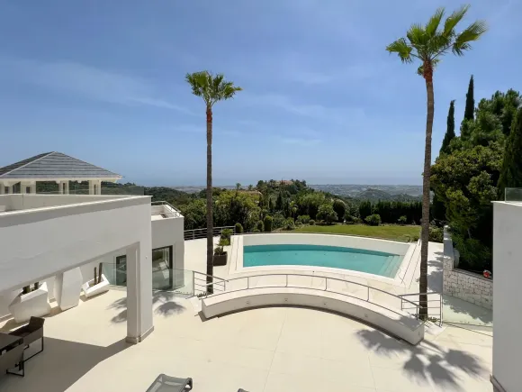 Fantastic modern villa with amazing panoramic sea views in La Zagaleta
