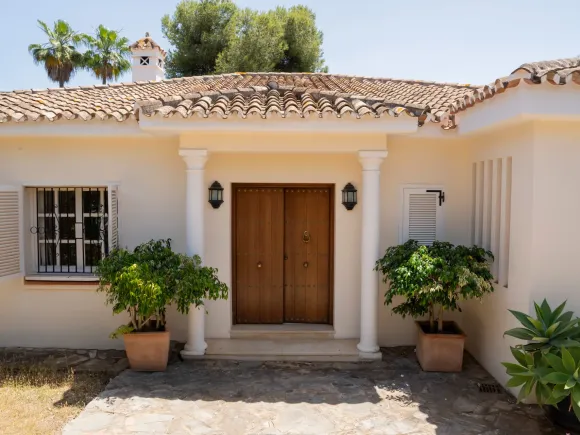 Paraiso Medio 11 - Two Properties, One Exceptional Opportunity — El Paraíso, Estepona
