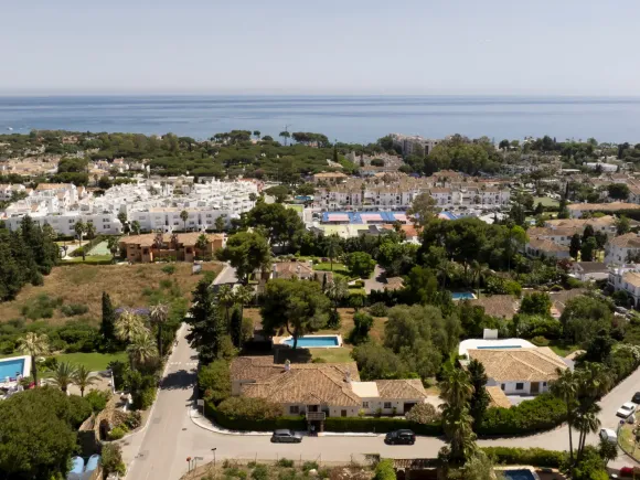 Paraiso Medio 11 - Two Properties, One Exceptional Opportunity — El Paraíso, Estepona