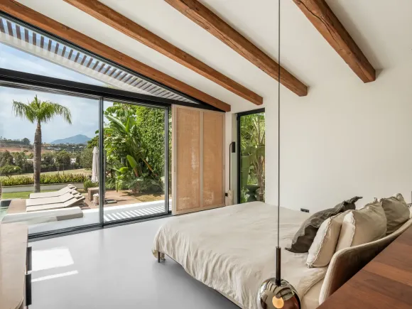 Villa Nazari - Frontline golf villa in an exclusive gated community in Nueva Andalucia