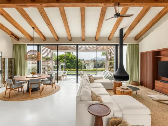 Villa Nazari - Frontline golf villa in an exclusive gated community in Nueva Andalucia
