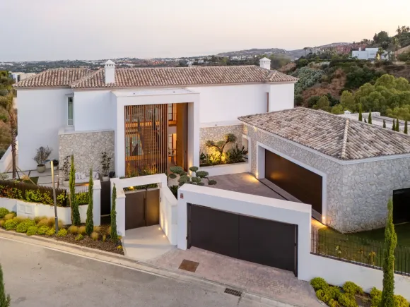 Villa Cina - The Hills
