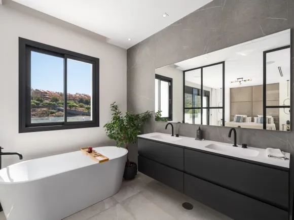 Villa Andrea - Frontline Golf Contemporary Villa in Santa Maria Golf, Elviria