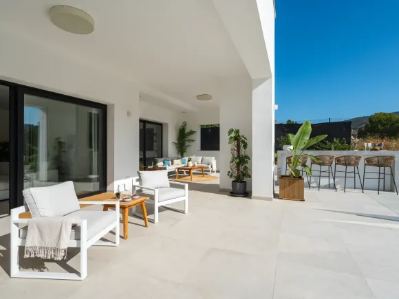Villa Andrea - Frontline Golf Contemporary Villa in Santa Maria Golf, Elviria