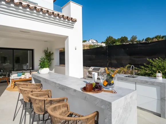 Villa Andrea - Frontline Golf Contemporary Villa in Santa Maria Golf, Elviria