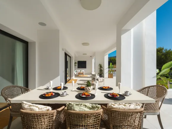 Villa Andrea - Frontline Golf Contemporary Villa in Santa Maria Golf, Elviria