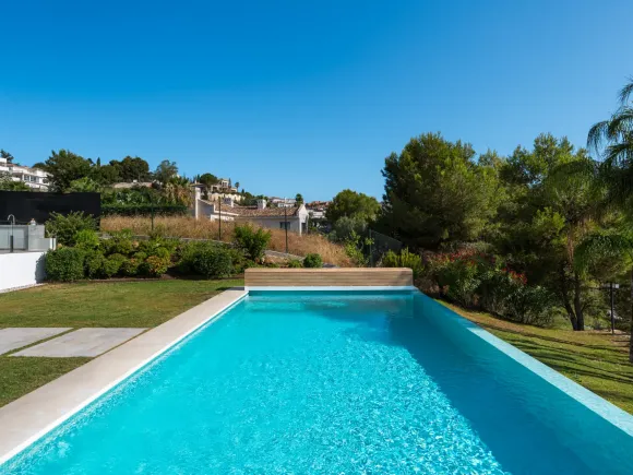 Villa Andrea - Frontline Golf Contemporary Villa in Santa Maria Golf, Elviria