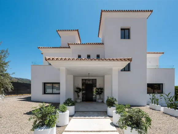 Villa Andrea - Frontline Golf Contemporary Villa in Santa Maria Golf, Elviria