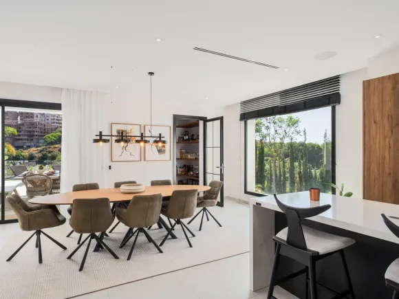 Villa Andrea - Frontline Golf Contemporary Villa in Santa Maria Golf, Elviria