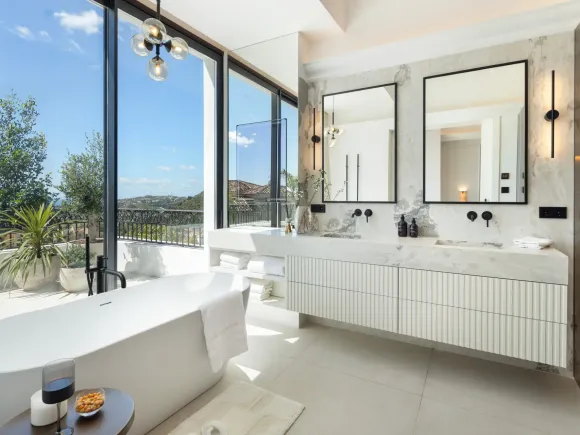Villa Fortuna – Villa with Golf and Sea Views in Los Arqueros, Marbella
