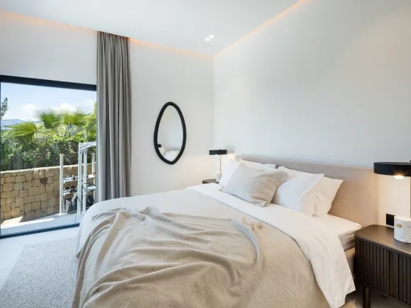 Villa Fortuna – Villa with Golf and Sea Views in Los Arqueros, Marbella