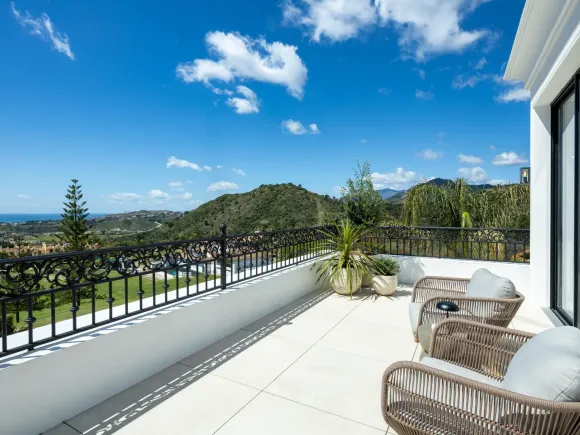Villa Fortuna – Villa with Golf and Sea Views in Los Arqueros, Marbella