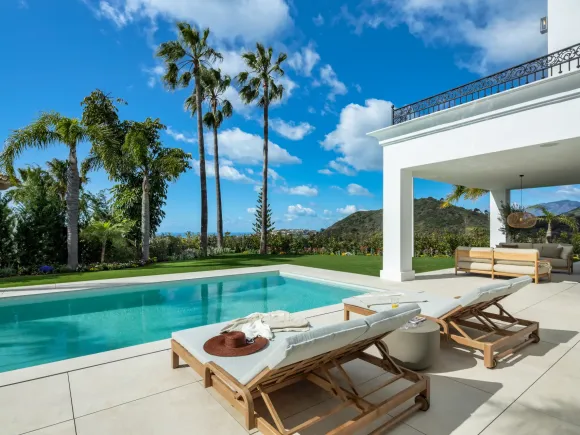 Villa Fortuna – Villa with Golf and Sea Views in Los Arqueros, Marbella