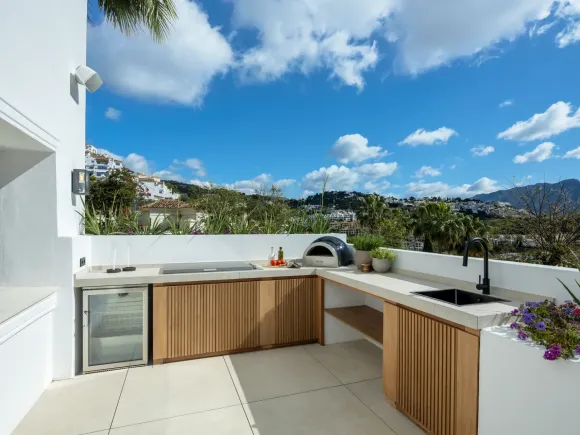 Villa Fortuna – Villa with Golf and Sea Views in Los Arqueros, Marbella