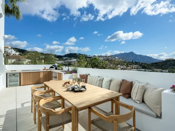 Villa Fortuna – Villa with Golf and Sea Views in Los Arqueros, Marbella