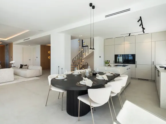 Villa Fortuna – Villa with Golf and Sea Views in Los Arqueros, Marbella