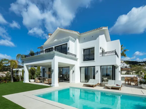 Villa Fortuna – Villa with Golf and Sea Views in Los Arqueros, Marbella