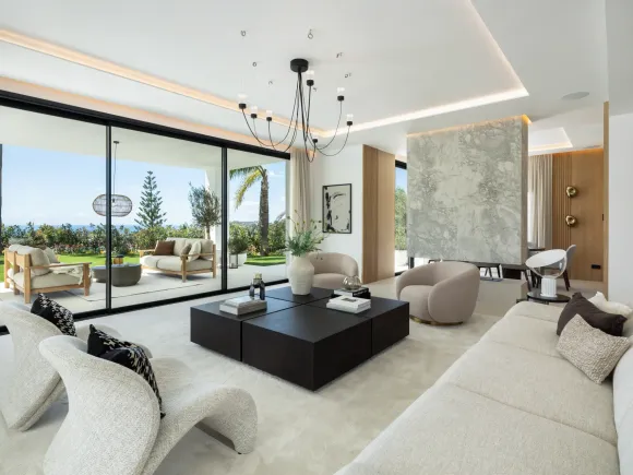 Villa Fortuna – Villa with Golf and Sea Views in Los Arqueros, Marbella