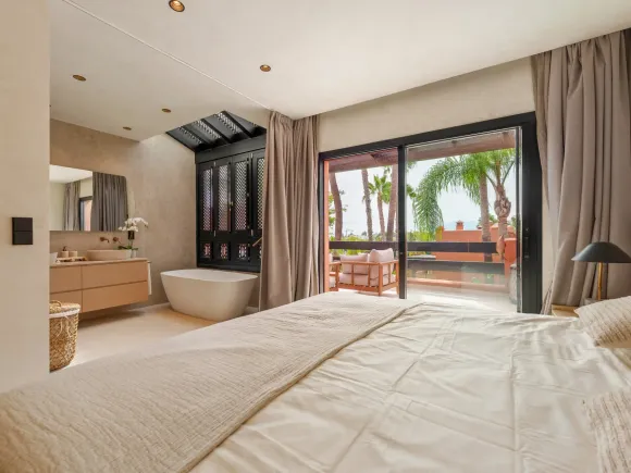 Altos de Puente Romano 13 – Renovated Townhouse on Marbella’s Golden Mile