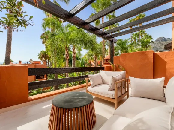 Altos de Puente Romano 13 – Renovated Townhouse on Marbella’s Golden Mile