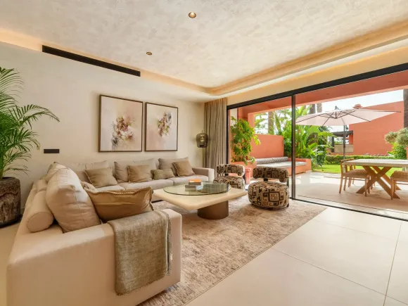 Altos de Puente Romano 13 – Renovated Townhouse on Marbella’s Golden Mile