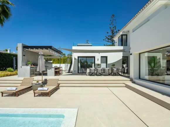 Villa Malibu – Modern Elegance in Nueva Andalucía’s Golf Valley