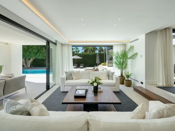Villa Malibu – Modern Elegance in Nueva Andalucía’s Golf Valley