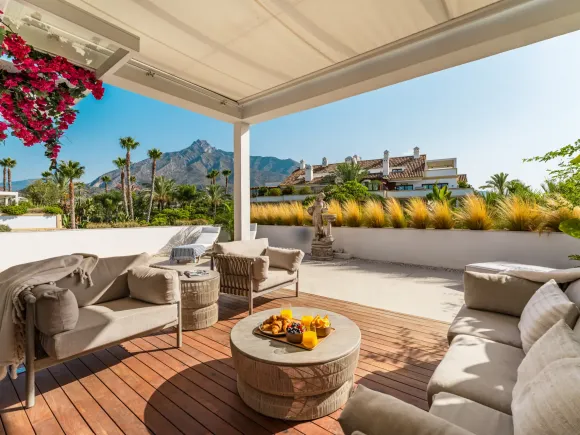 Penthouse Estelle – A Renovated Luxury Duplex on Marbella’s Golden Mile