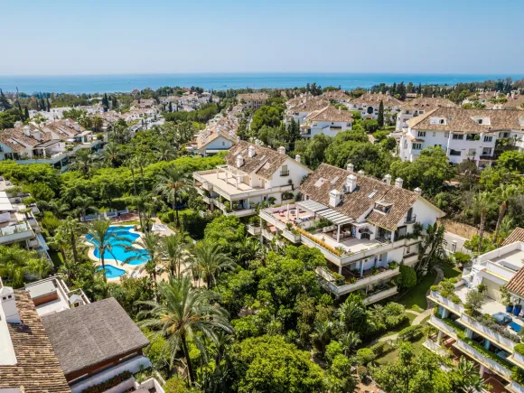 Penthouse Estelle – A Renovated Luxury Duplex on Marbella’s Golden Mile