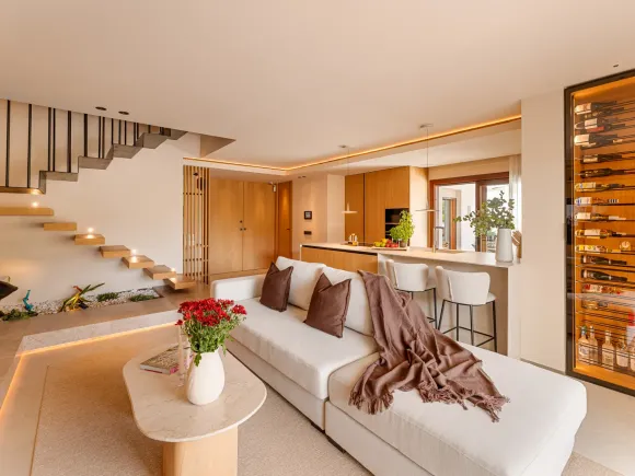 Penthouse Estelle – A Renovated Luxury Duplex on Marbella’s Golden Mile