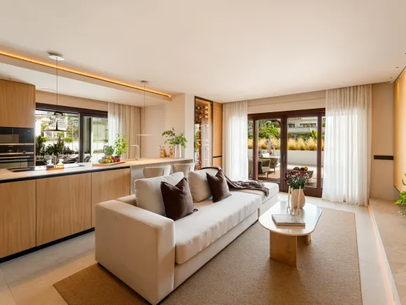 Penthouse Estelle – A Renovated Luxury Duplex on Marbella’s Golden Mile