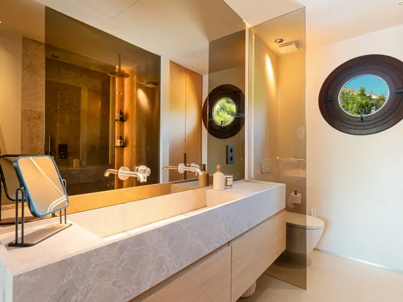Penthouse Estelle – A Renovated Luxury Duplex on Marbella’s Golden Mile
