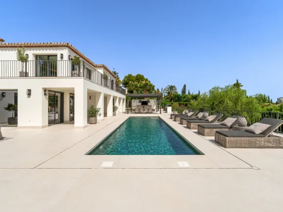 Villa Rocío – Renovated Andalusian-Style Villa on Marbella’s Golden Mile