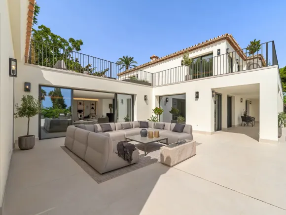 Villa Rocío – Renovated Andalusian-Style Villa on Marbella’s Golden Mile
