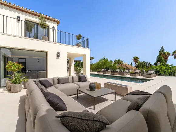Villa Rocío – Renovated Andalusian-Style Villa on Marbella’s Golden Mile