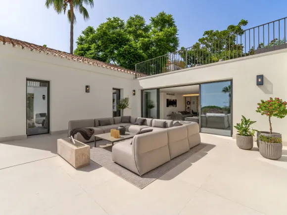 Villa Rocío – Renovated Andalusian-Style Villa on Marbella’s Golden Mile