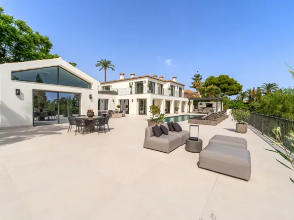 Villa Rocío – Renovated Andalusian-Style Villa on Marbella’s Golden Mile