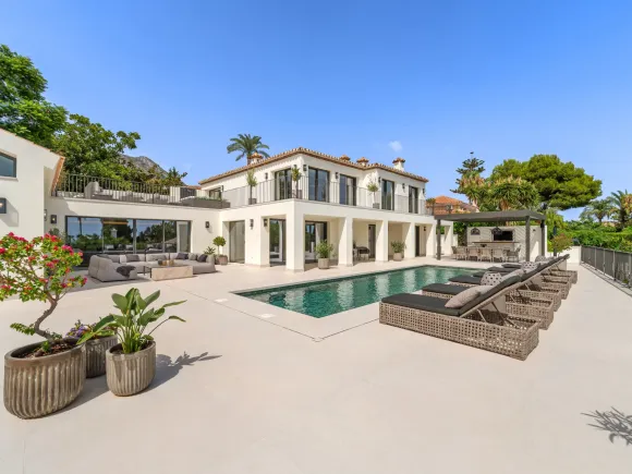 Villa Rocío – Renovated Andalusian-Style Villa on Marbella’s Golden Mile