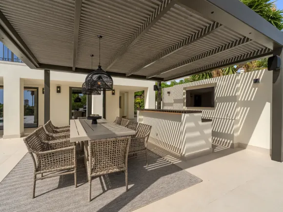 Villa Rocío – Renovated Andalusian-Style Villa on Marbella’s Golden Mile
