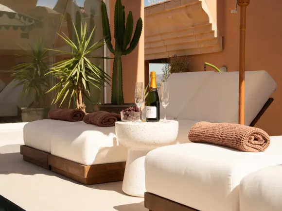 Magna 146 - Fully renovated penthouse with private pool